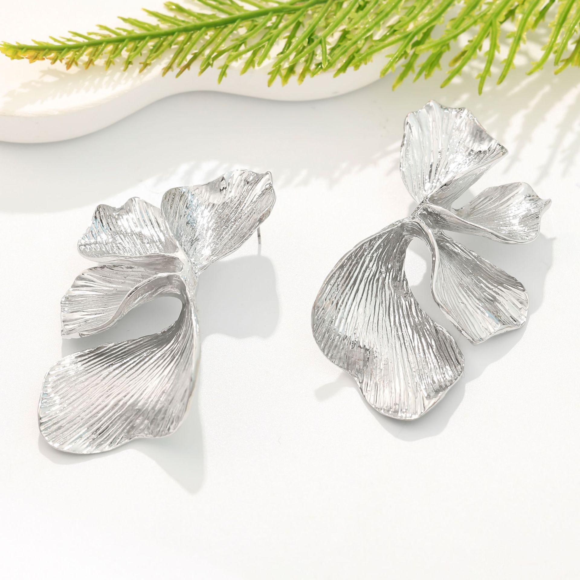 

Простые женские серьги-цветы, персонализированные металлические серьги-пусеты с многослойным нишевым дизайном, серьги-лепестки