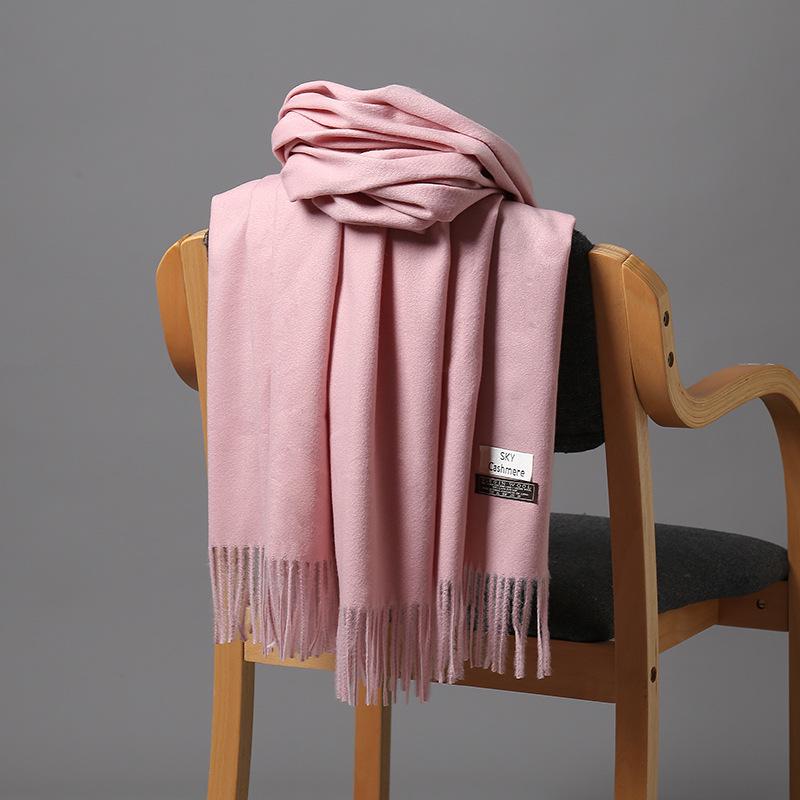 Sciarpa Monocromatica Cielo in Finto Cashmere Autunno/Inverno 2025: Colori Candy Spessi, Caldi ed Eleganti