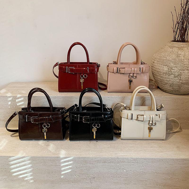 High-end small bag women's new retro versatile messenger bag fashionable portable work small bag messenger bag
