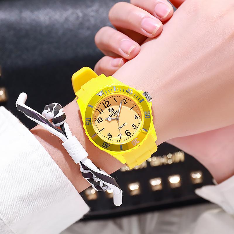

Fashion Casual Watches Silicone Lady Quartz Watch Student Female Classic Vintage Clock Electronic Student Couple WristWatches жёлтый