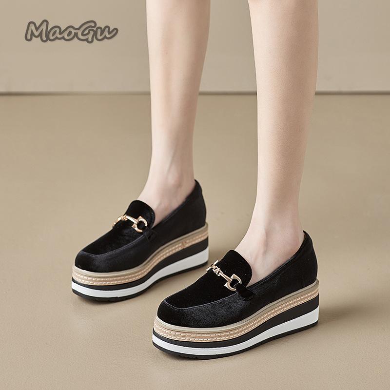 Fashion 2025 Autumn New Thick Soled Shoes Round Toe Slip on Women's Height Increasing Loafers British Style High Heel Platform Pumps