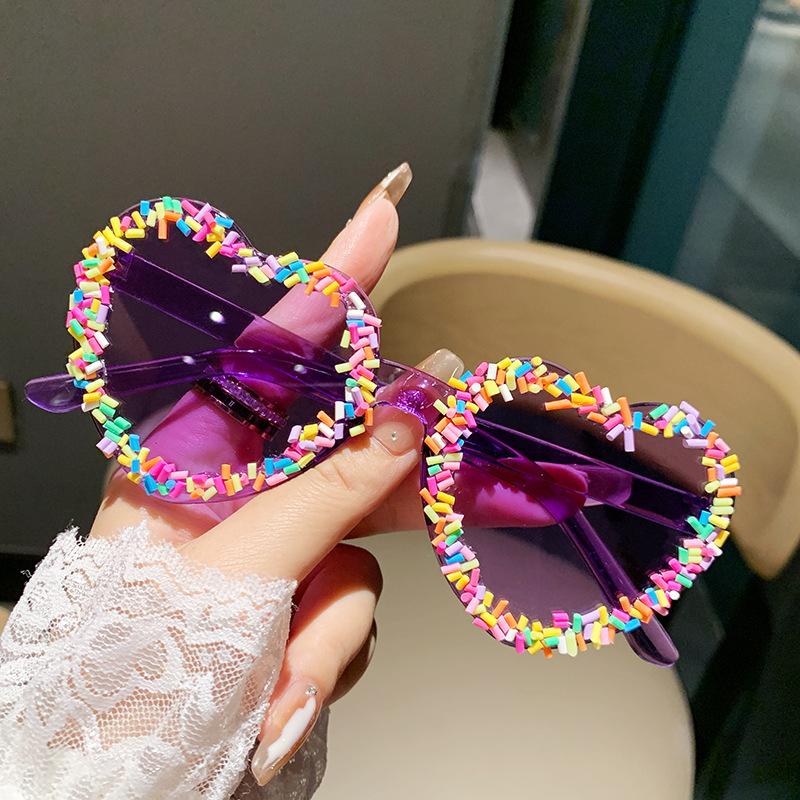 Popular y2k Vintage Love Heart Sunglasses Women For Men Luxury Brand Design Sun Glasses Punk Cake Candy Pink Cute Party Eyewear