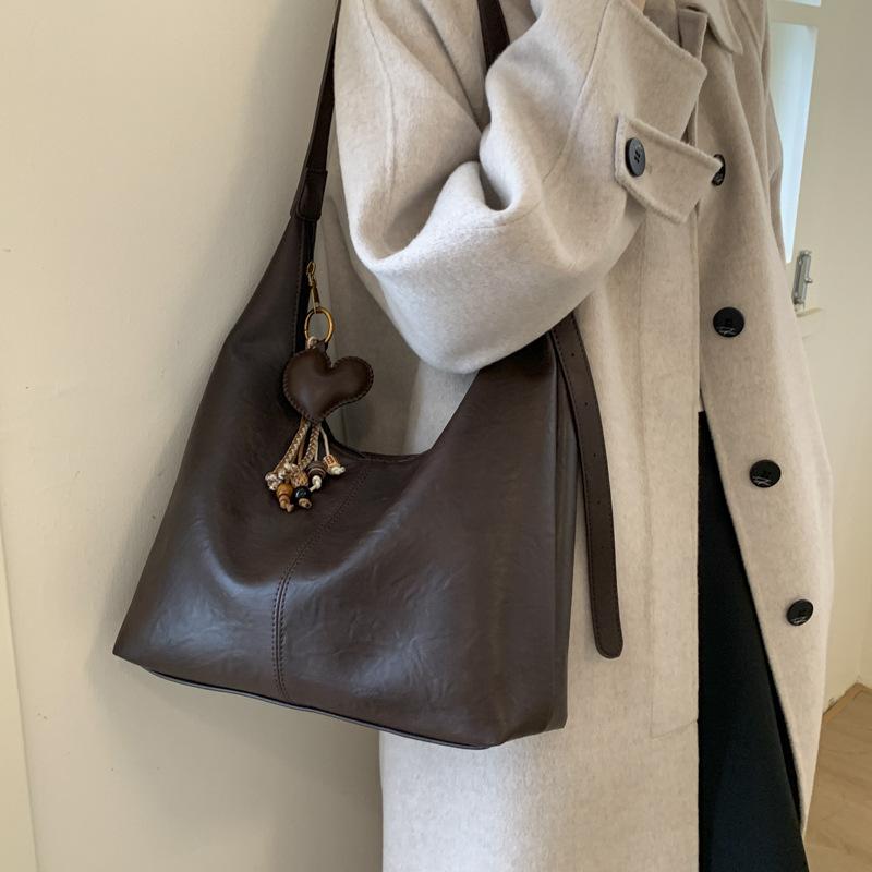 Large capacity bag women's 2025 new casual shoulder messenger bag fashion college student class bag commuter tote bag