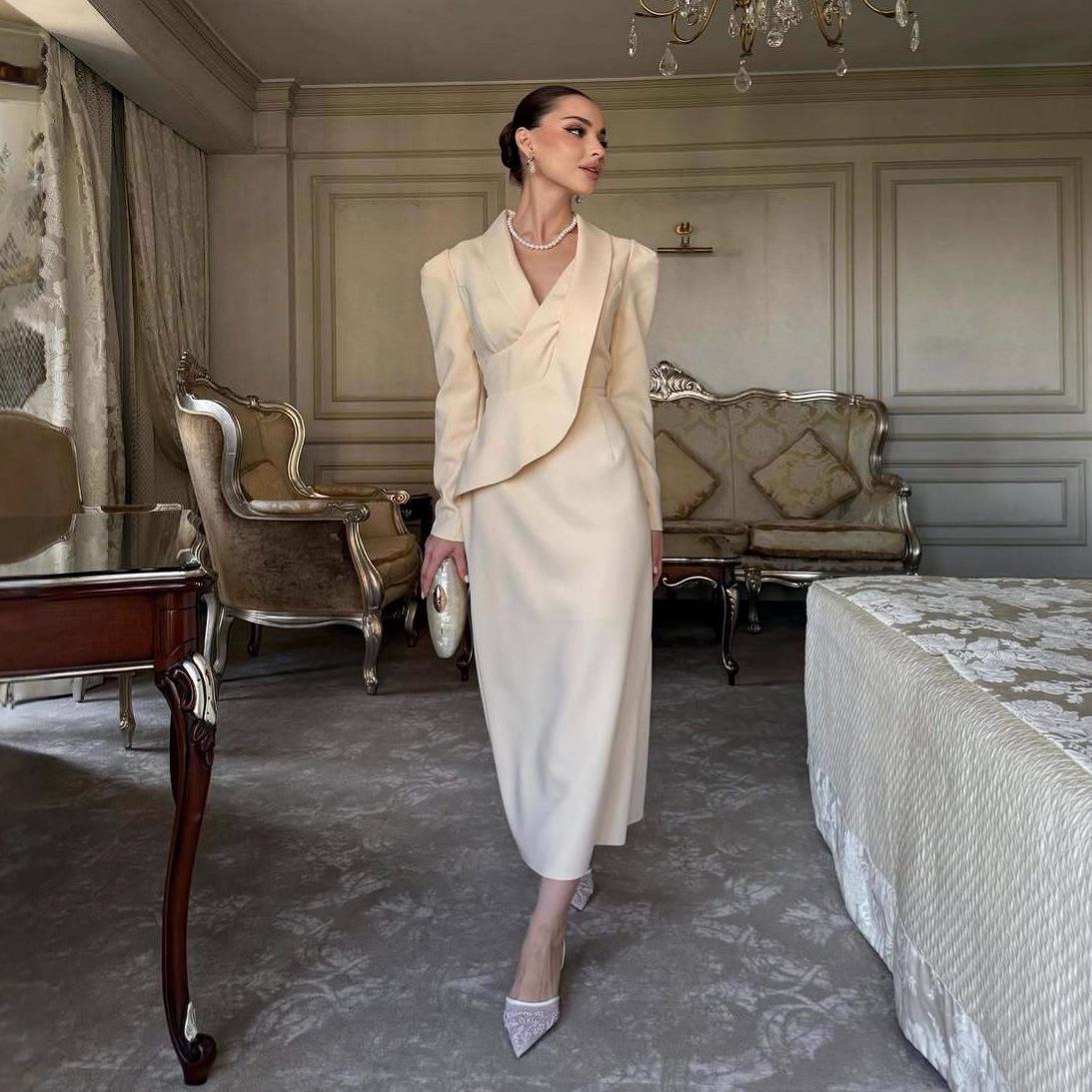 

2025 Summer Elegant V-neck Socialite Suit: European & American Casual Hip-hugging Workplace Dress S абрикосовий