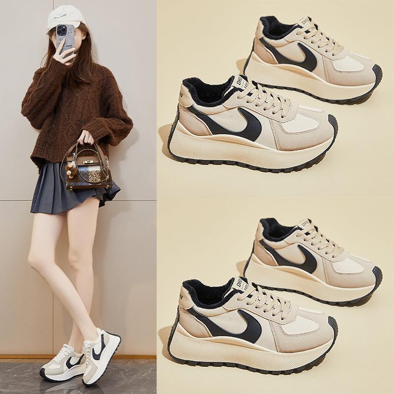 Women's Winter Casual Chunky Platform Running Sneakers With Faux Fur Lining Non-Slip Lace-Up Walking Shoes Warm Fleece Lined Tennis Sneakers for Women