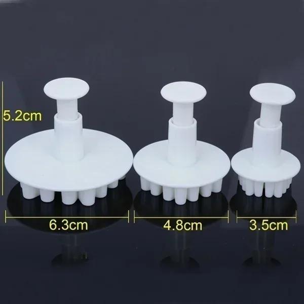 3 Piece Set Snowflake Fudge Cake Decorating Cutter Plunger Mold Cookie Cutter Mold Baking Accessories Kitchen Accessories