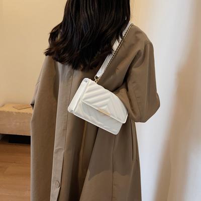 Rauten-Einrückungsstickgarn ist schlicht und beliebt, und die neue One-Shoulder-Crossbody-Kleine Quadratische Tasche im Sommer