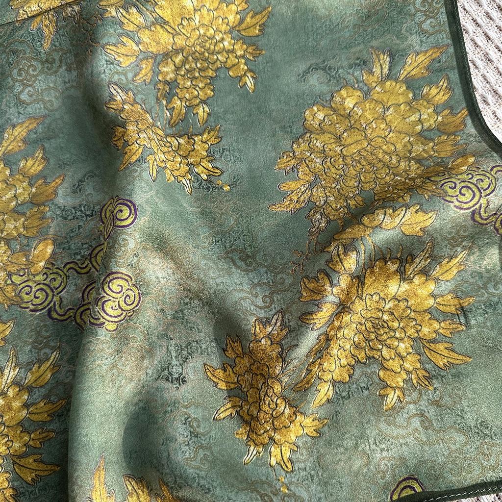 Green dark pattern flower silk silk scarf women's Hangzhou silk 71 square scarf autumn and winter warm neck protection small scarf