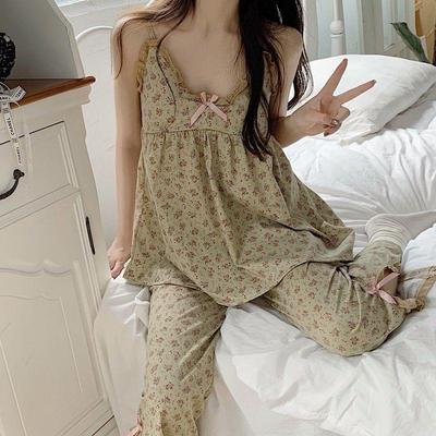 Pigiama Estivo da Donna con Scollo a V e Fantasia Floreale con Coppe Pettorali - Sexy, Dolce, Casual Homewear