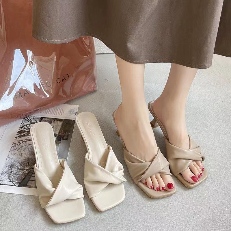 Summer's new simple high-heeled one-shoulder flip-flops cat-heel high heels, and half-slippers wear outside C006