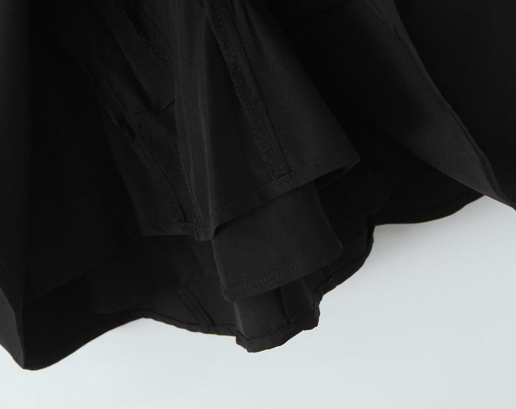 Elegant French-Inspired Backless V-Neck Halter Dress with Pleats and Wide Hem