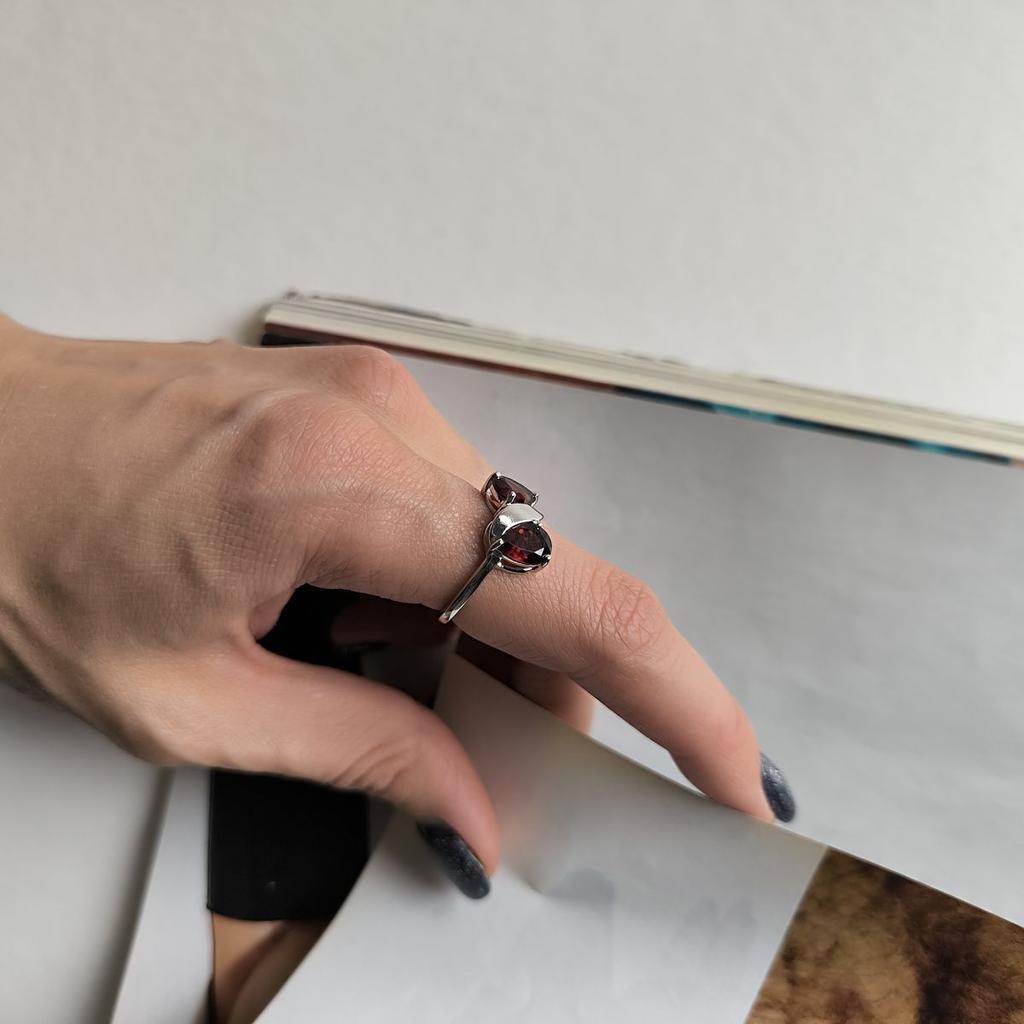 Silver Ring with Natural Garnet, Product Weight 2.96 G (2181903)