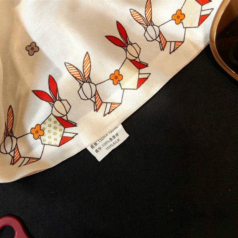 Silk Magnetic Buckle Scarf: Luxurious, Versatile Mulberry Silk for Women's Spring/Summer Neck Protection