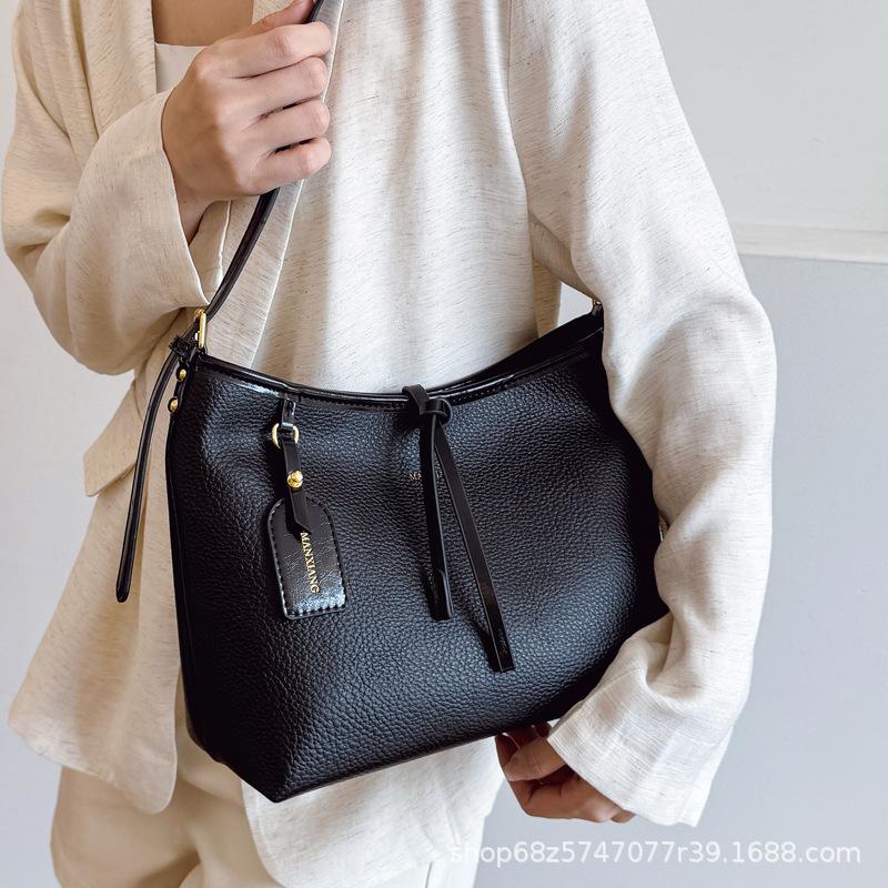 This year's popular bag women's 2025 new fashion versatile shoulder bag large capacity high sense messenger tote bag