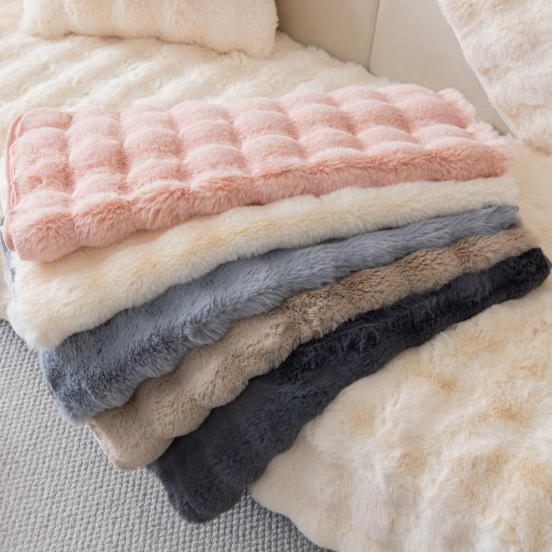 Winter Cream Style Sofa Cushion Bubble Plush Sofa Cover Cloth Towel New Winter Thickened Warm and Non Slip Plush Cushion