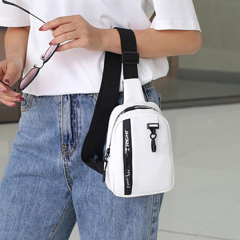 Damen-Brusttasche, schlichte modische Umhängetasche in Kontrastfarbe, breiter Schultergurt, lässige Biker-Tasche