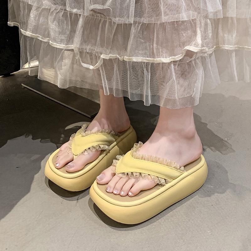 Thick-bottomed cool slippers for women's summer wear new flip-flops, beautiful with skirts, seaside vacation slippers