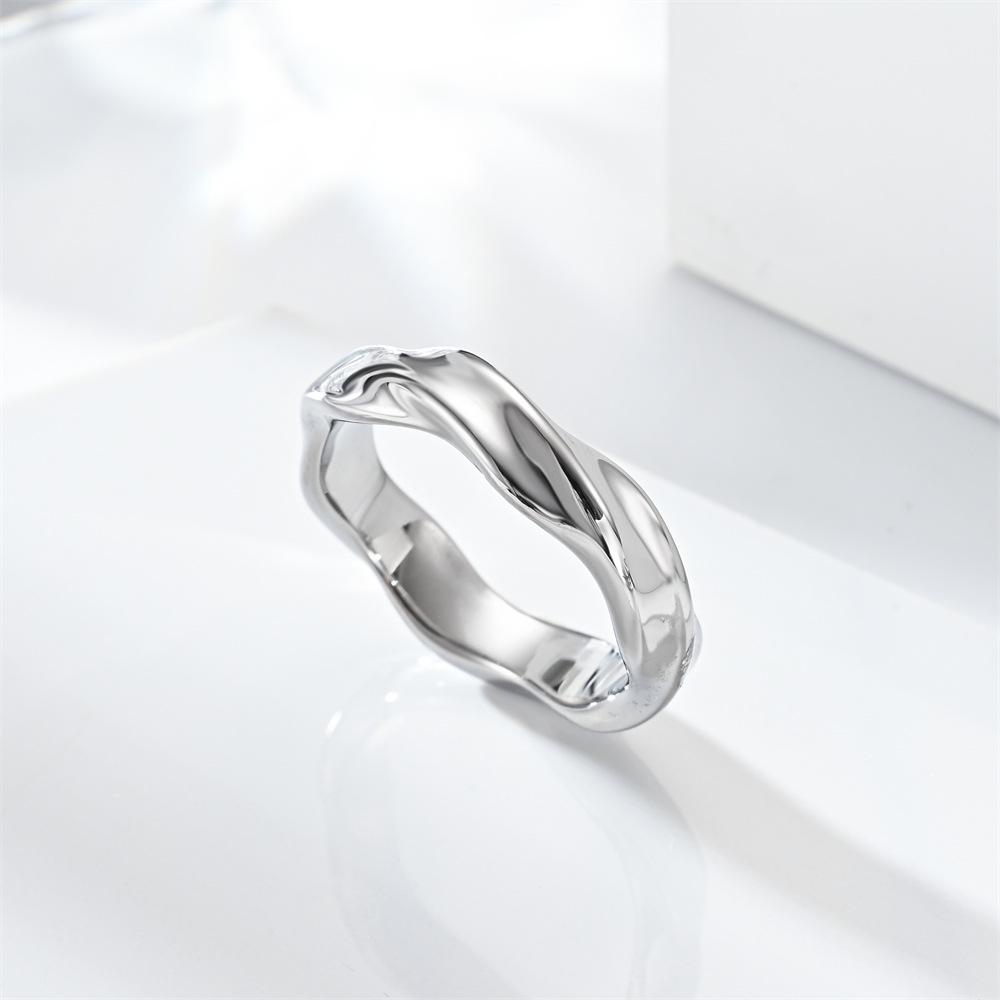 Men's Japanese & Korean Möbius Ring - Titanium Steel, Non-Fading, Trendy, for Couples