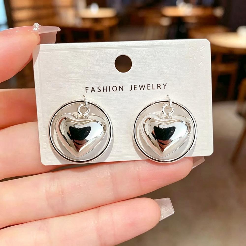 Elegant Pearl Heart Pendant Earrings - Trendy and Versatile Design for Women