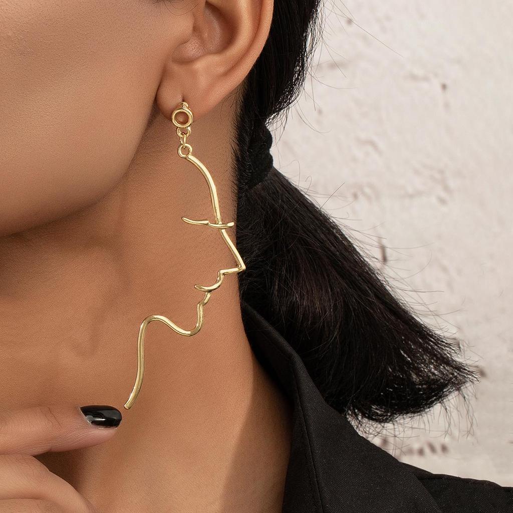 Artistic Human Face Earrings: Retro Studs & Dangles for Women