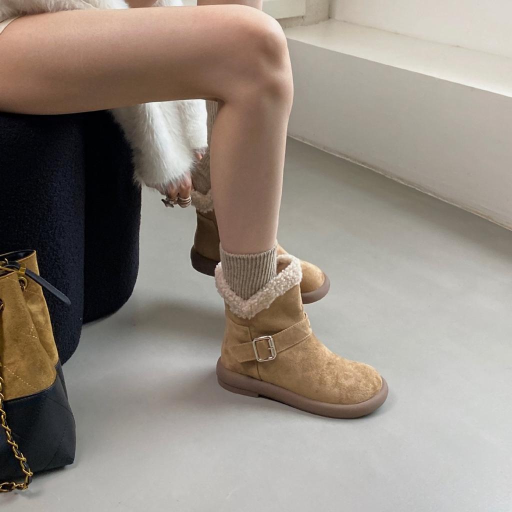 2025 autumn and winter new round head thick-soled fluffy snow boken outer wear one word with matte thick-soled warm short boots women