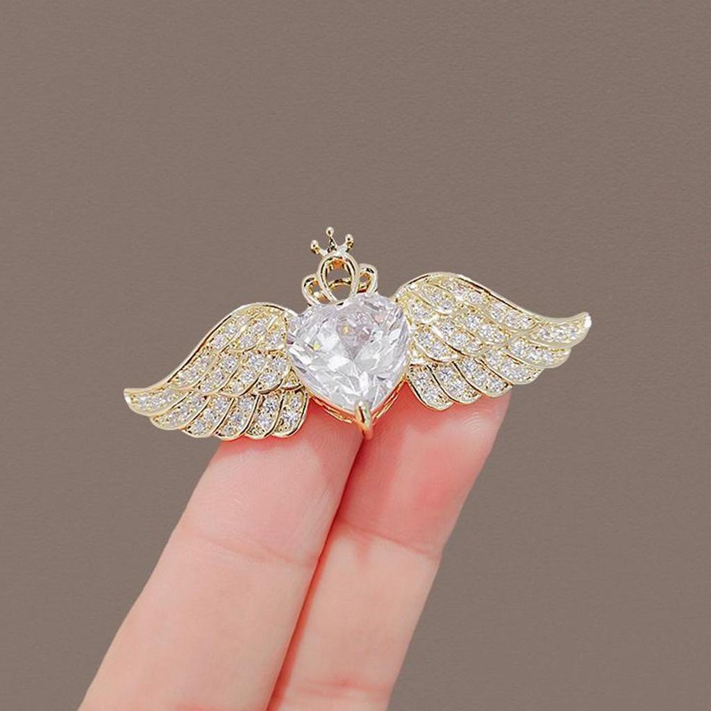Chic Butterfly Brooch for Women - High-End Fashion Corsage