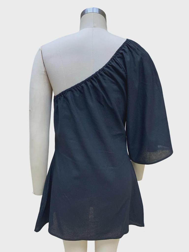 Frühling 2023 Damenmode: Lockeres Schlankheits-Ein-Schulter-Kurzkleid FD1222