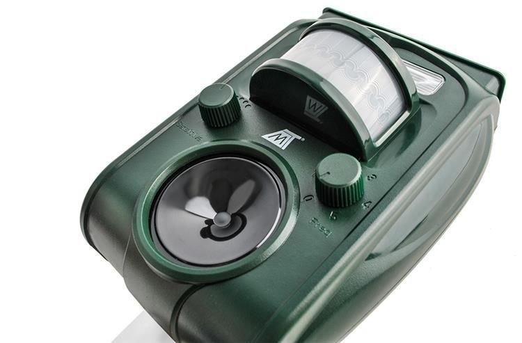 Repelente Solar Ultrassônico MM65 para Toupeiras e Raposas