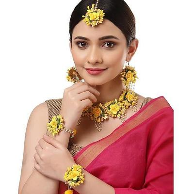 Conjunto de joyas con flores para collar, pendientes, pulsera y maang tika de Haldi Gota Patti para mujeres y niñas