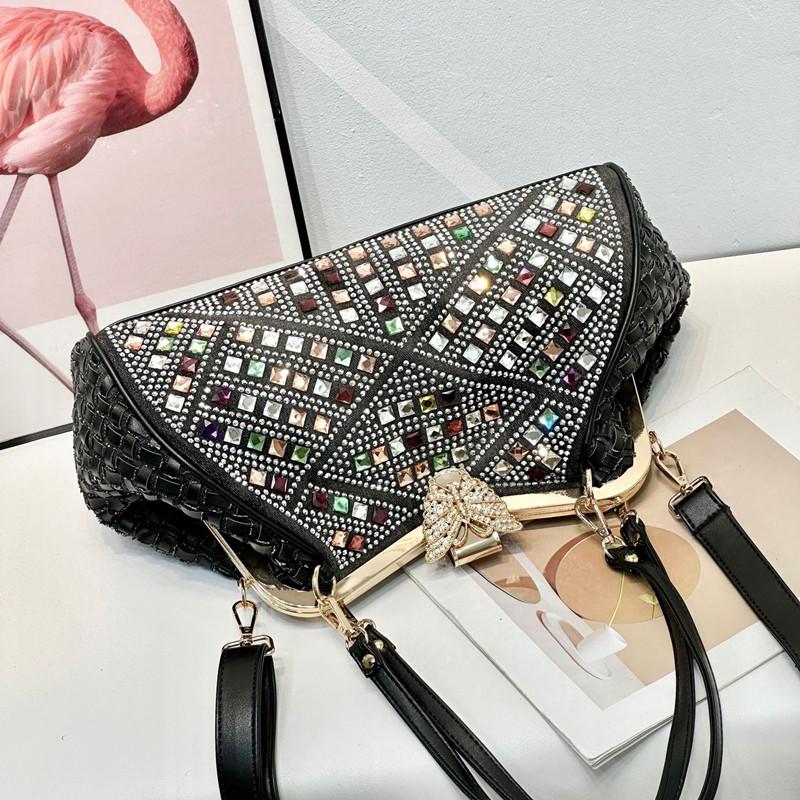 2026 Luxuriösste Neueste Große Farbige Diamant Damen Clip Handtaschen Mode Designer Denim Schmetterlingsschnalle Tragetasche High-End Bankett-Tasche
