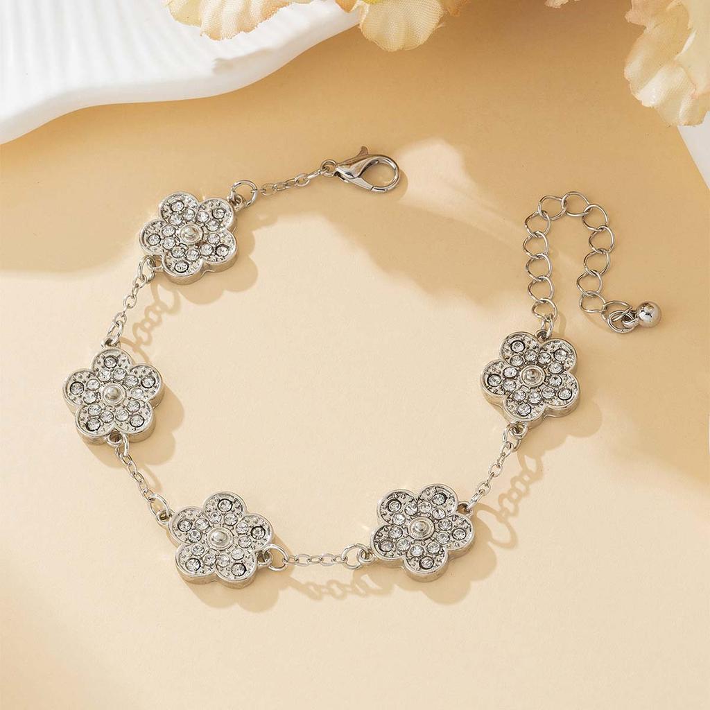 Stylish And Elegant Lucky Five-Petaled Flower Bracelet Female, Five-Leaf Flower