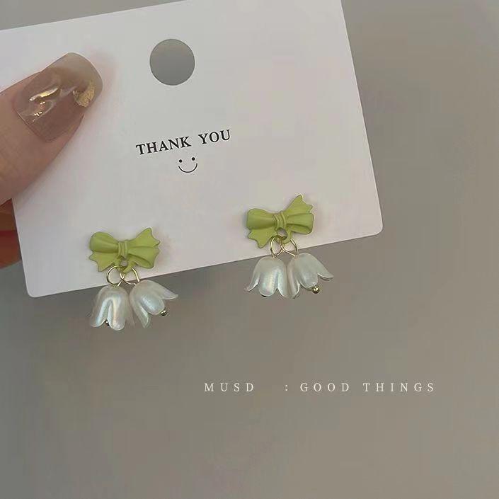 Mingqing Fashion S925 Silver Temperament Stud Earrings
