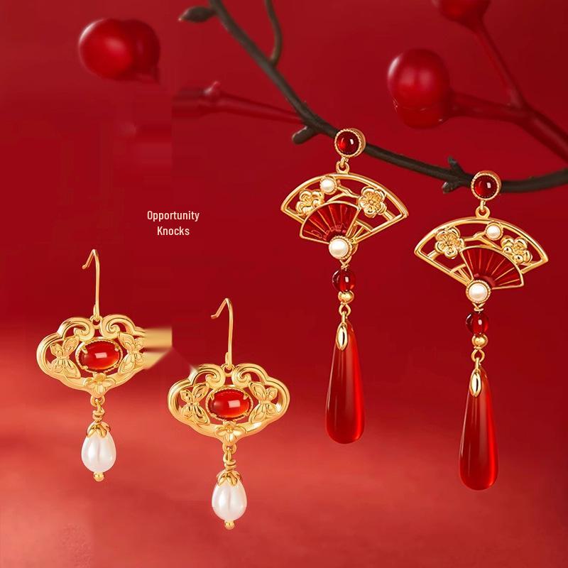 Chinese Retro Elegant Red Pendant Fan Earrings