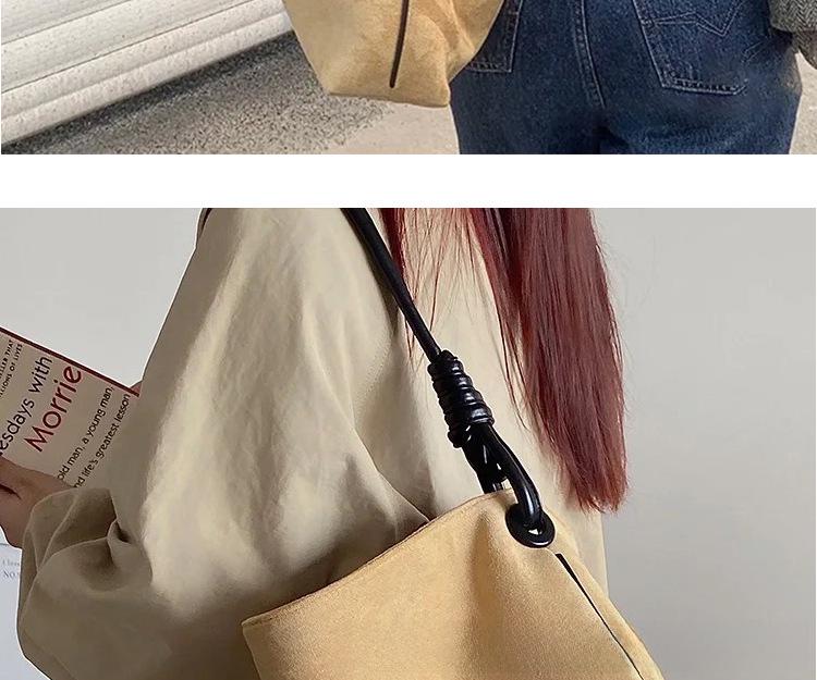 Korean Retro Plush Bucket Bag: 2023 Winter Collection, Large Capacity, Single Shoulder & Hand-Held Women's Bag