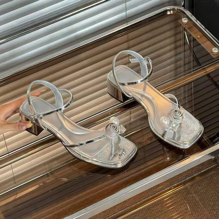 

Французские красивые сандалии со стразами женские летние модные в сказочном стиле с цветком на пальце, средний каблук, толстый каблук, юбка, римские высокие каблуки 40