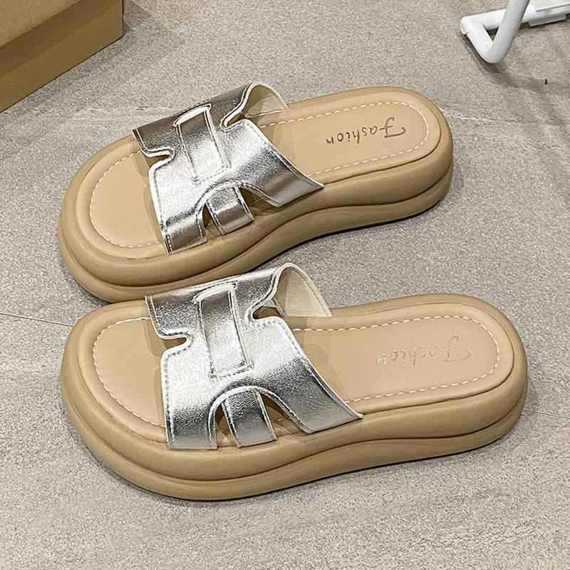Thick-soled one-word slippers for women's summer wear 2025 new models with skirts French casual seaside beach sandals
