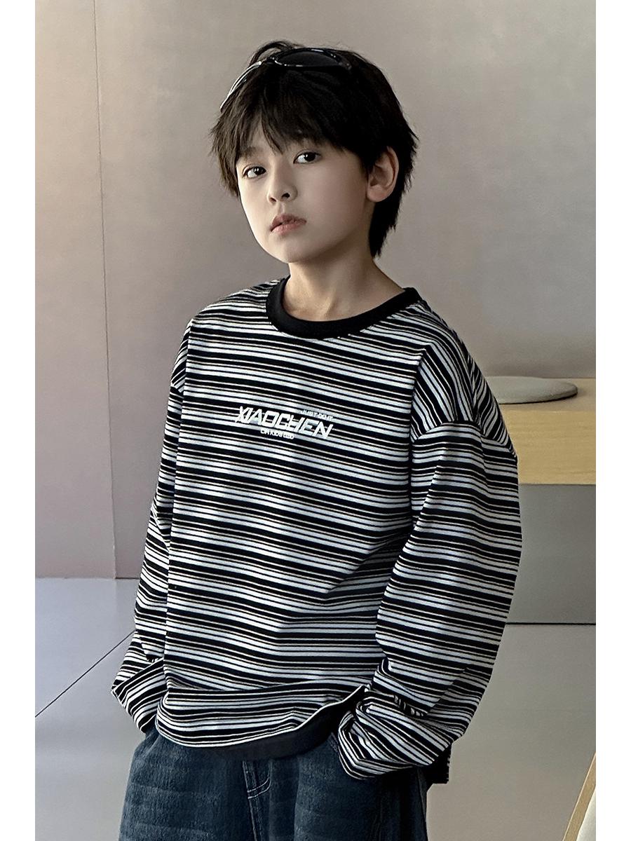 

Мальчиковая футболка с длинным рукавом в корейском стиле, в полоску, из пэчворка - 2025 Весенне-осенний повседневный топ для детей 130 cm чёрный