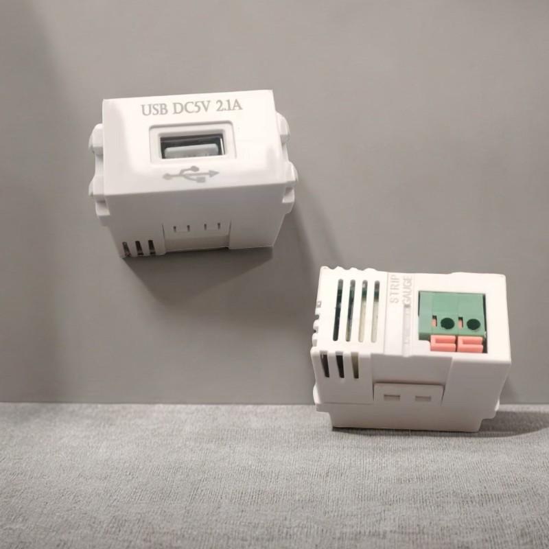 1 stk. 220V Stikkontakt 5V2.1A Mobiltelefon Opladningspanel USB Strømmodul 5V Transformer Opladningsstrøm Vekselstrømsadapter