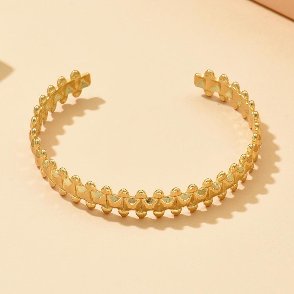 Royal Court Style Adjustable Crown Design Gold-Plated Stainless Steel Bracelet for Women