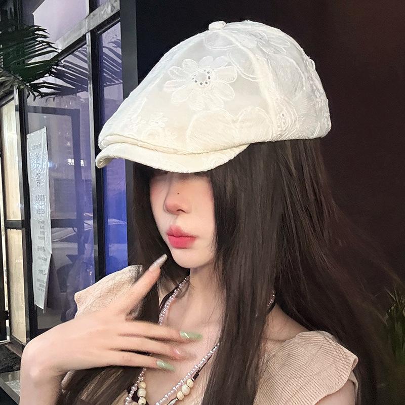 Suede retro duck tongue forward hat autumn and winter American versatile duck tongue beret shows a small face and wears a painter hat