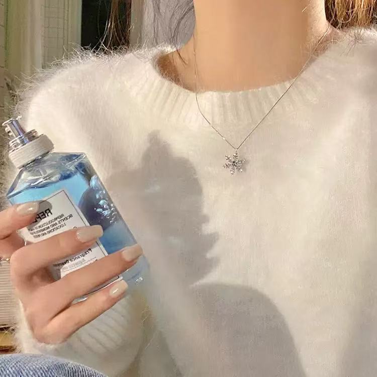 Necklace women's light luxury niche new hip hop Internet celebrity design sense premium accessories with sweater chain