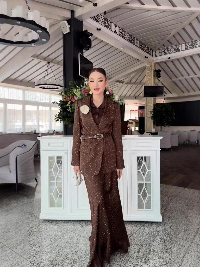 Summer 2025 Elegant Two-Piece Set: Stylish Blazer & High-Waisted Skirt