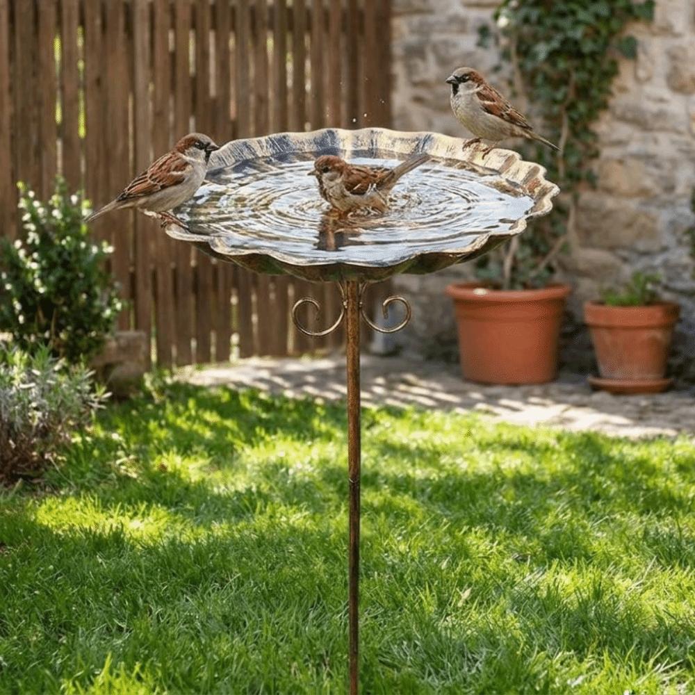 Retro Iron Bird Bath Feeder Metal Bowl 5-Pronged Base Standing Bird Bath Heavy Duty Rustproof Bird Feeding Station Yard