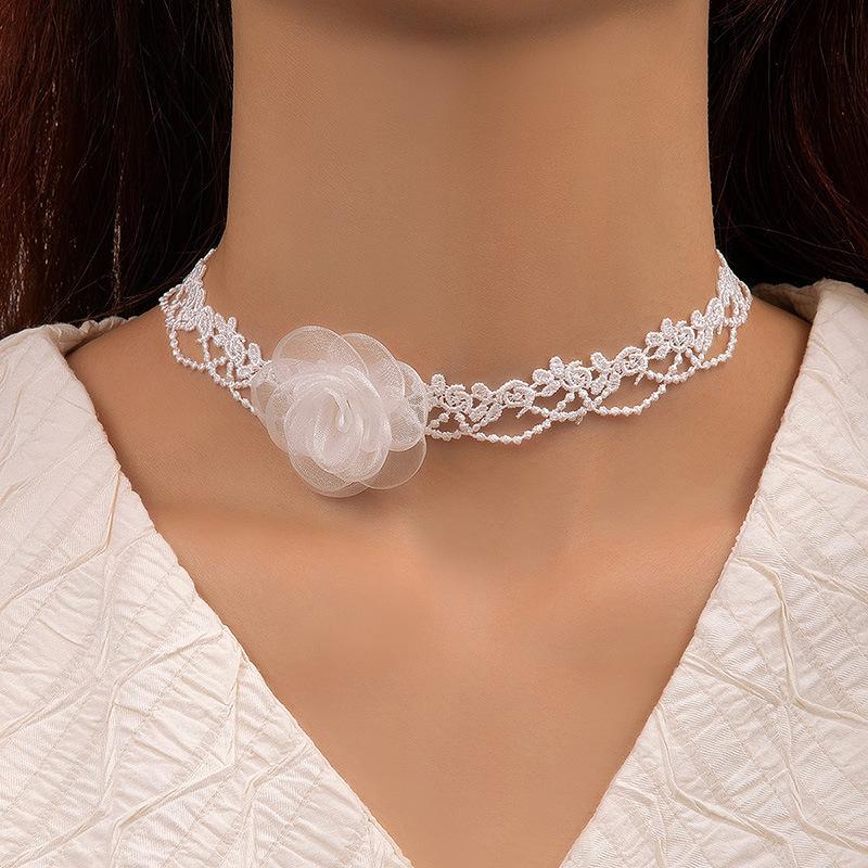 Collana di perle, collana in pizzo a farfalla bianca, catena per clavicola con fiore geometrico in tessuto