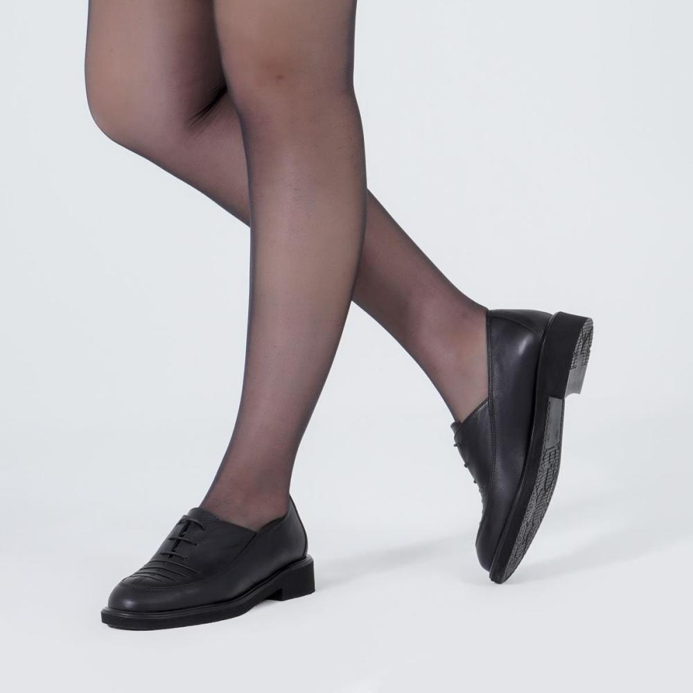 

Женская повседневная обувь из натуральной кожи с удобной подошвой и шнуровкой