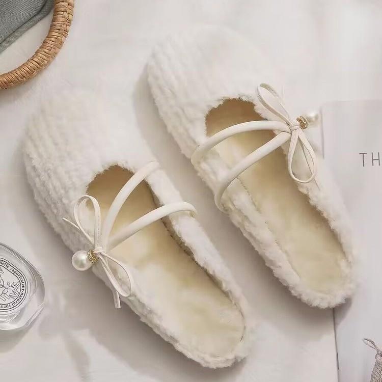 White New Wool Shoes for Winter Wear Plush New Winter Cotton Shoes with Skirts and Home Slippers