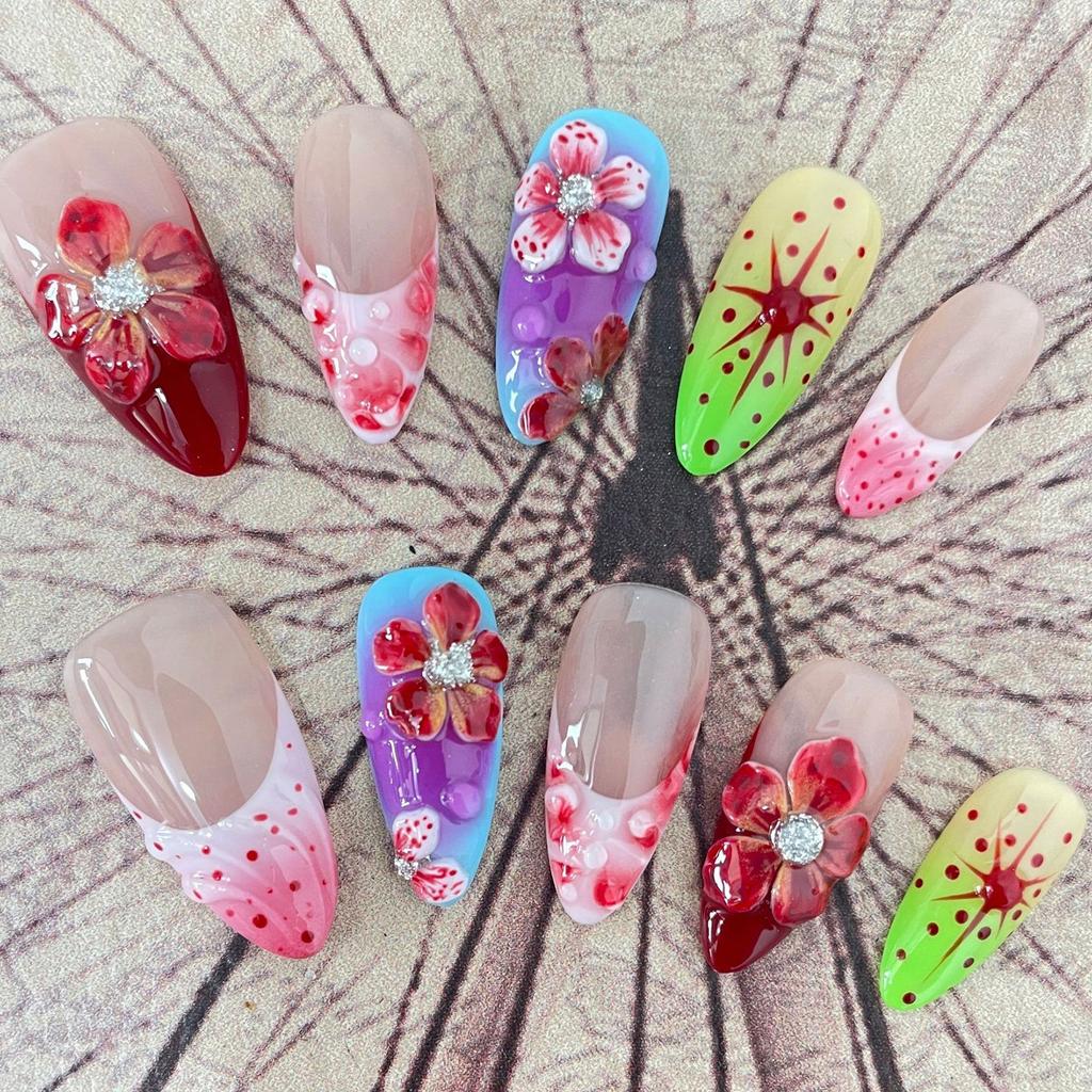 Luxury Hand-Painted 3D Floral Press-On Nails 10 Pieces Resin Artificial Nails for Weddings Parties Daily Wear