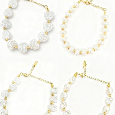 Barock-Süßwasserperlenarmband mit goldenen Abstandshaltern