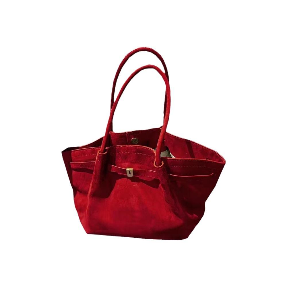 Large Capacity Tote Bag Women's 2024 New High-end Commuting Lazy Wind Single Shoulder Dumplings Large Bag Computer Bag