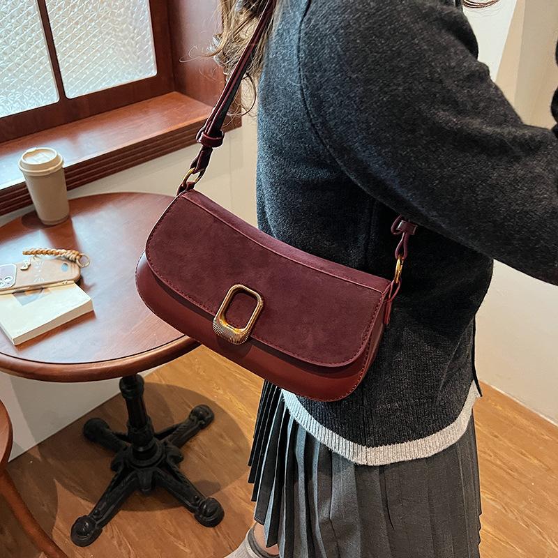 Versatile trend texture underarm bag women's 2025 autumn and winter new fashion single shoulder niche crossbody small square bag